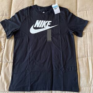 Nike The Nike Tee Athletic Fit T-Shirt Black Short Sleeve  Men’s Size M NEW